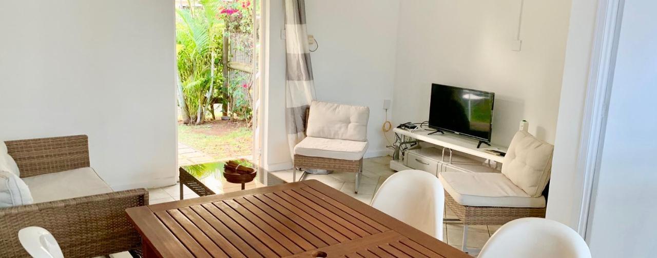 Beachfront 2 Bedroom-House - Tilacaze Flic en Flac Exterior photo